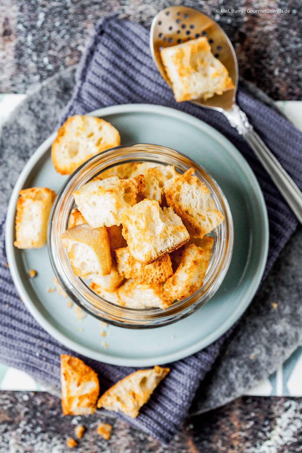 Selected 5-minute garlic croutons from the airfryer - low-fat and quickly finished | GourmetGuerilla.com